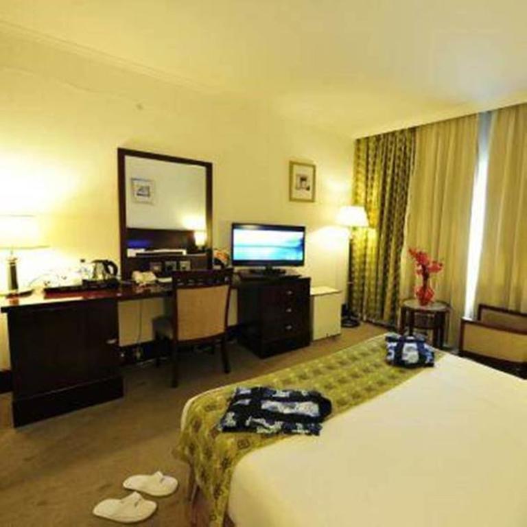 Golden Tulip Kumasi City Extérieur photo