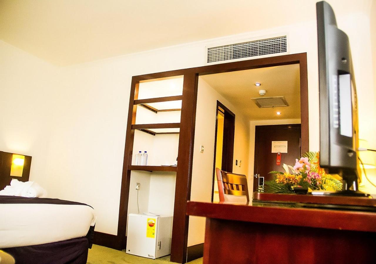 Golden Tulip Kumasi City Extérieur photo