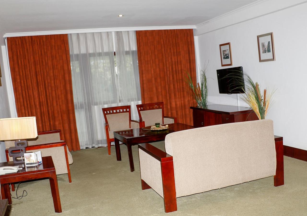 Golden Tulip Kumasi City Extérieur photo